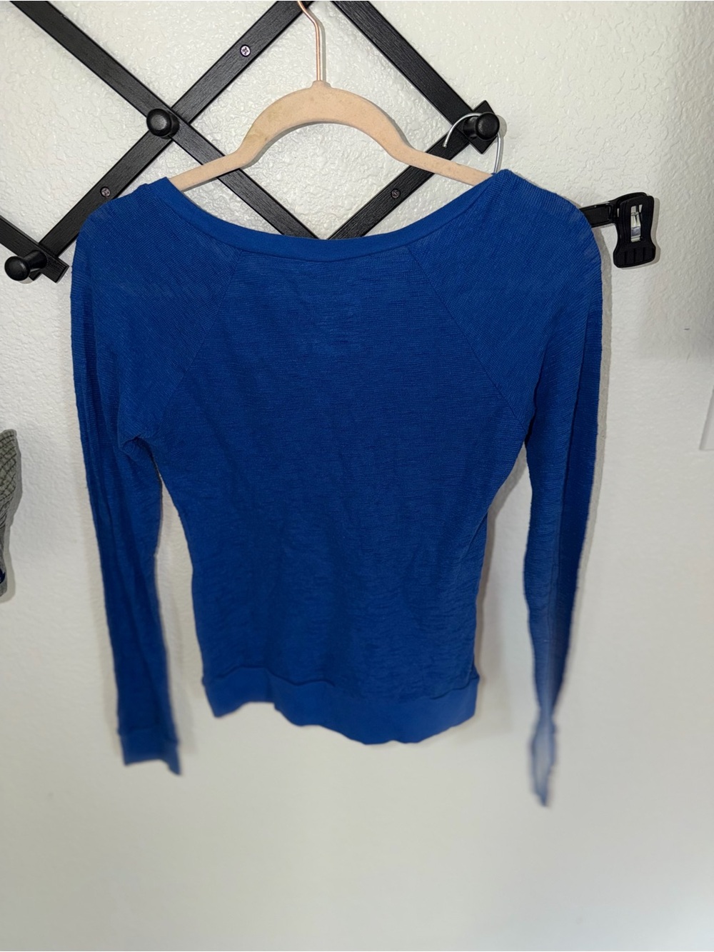 No Boundaries Womens M 7-9 Cobalt Blue Boat Neck Long Sleeve Knit Top - Picture 3 of 4